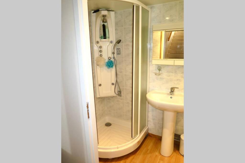 Les Petits Self Contained 2 Bedroom Apartment Molieres (Dordogne) المظهر الخارجي الصورة